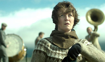 Image Woman at War